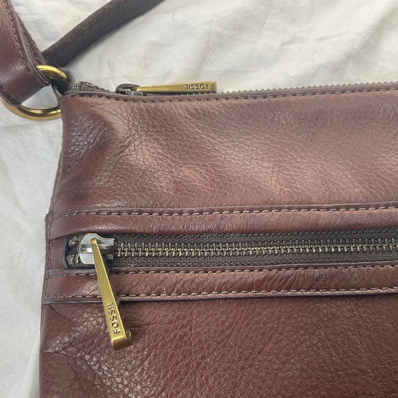 Small Brown Leather Fossil Crossbody - Picture 10 of 11